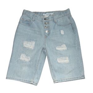 JEAN shorts. Light washed. Distressed. (14). NWOT. Snap closure